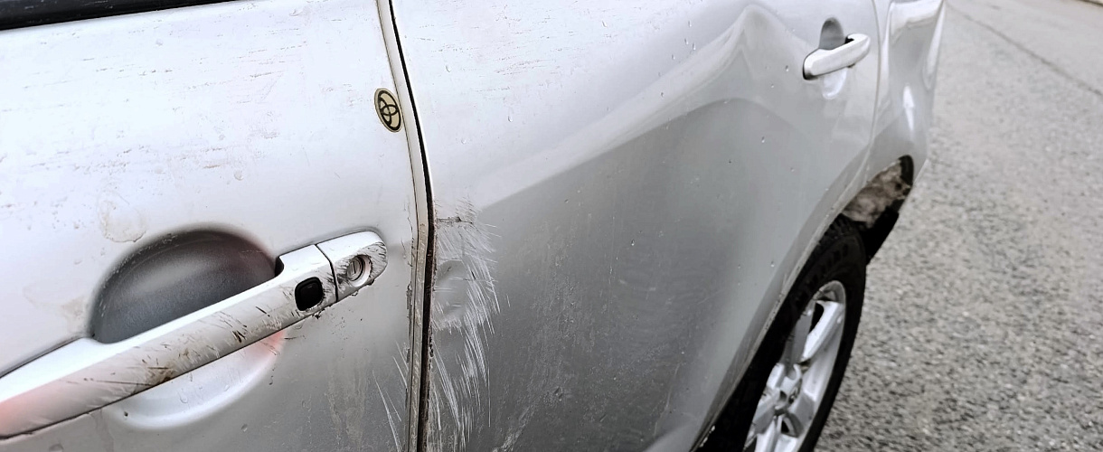 Опасная яма на трассе Кузедеево - Новокузнецк: две машины перевернулись