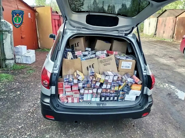 Новокузнецкий предприниматель поплатился а/м Nissan и своим гаражом за нелегальные сигареты на 2,3 миллиона